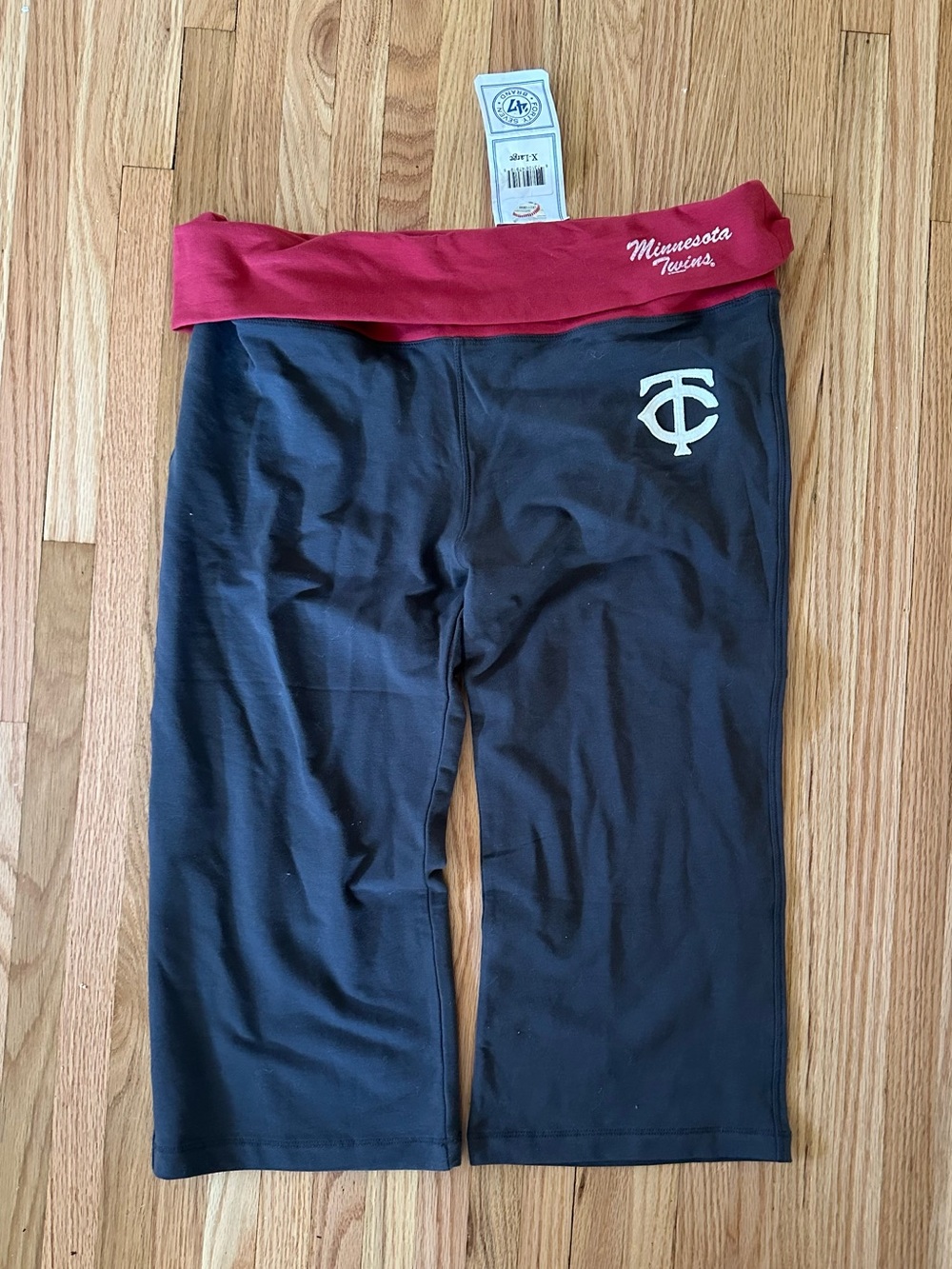 NWT 47 MN Twins MLB Charcoal Capri Leggings with Red Fold-Over Waistband